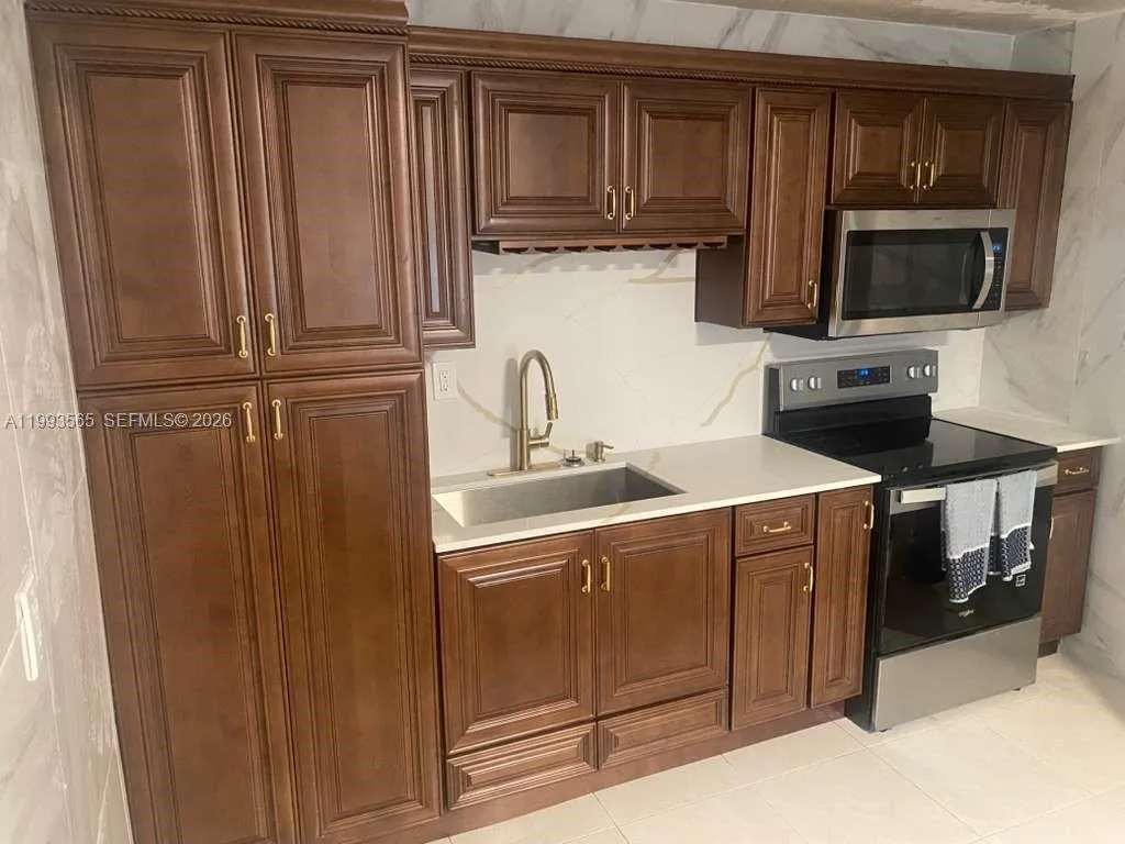 712 57th St, West Palm Beach FL 33407