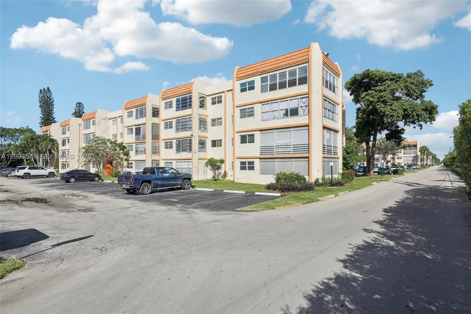 2301 NW 41st Ave # 403, Lauderhill FL 33313