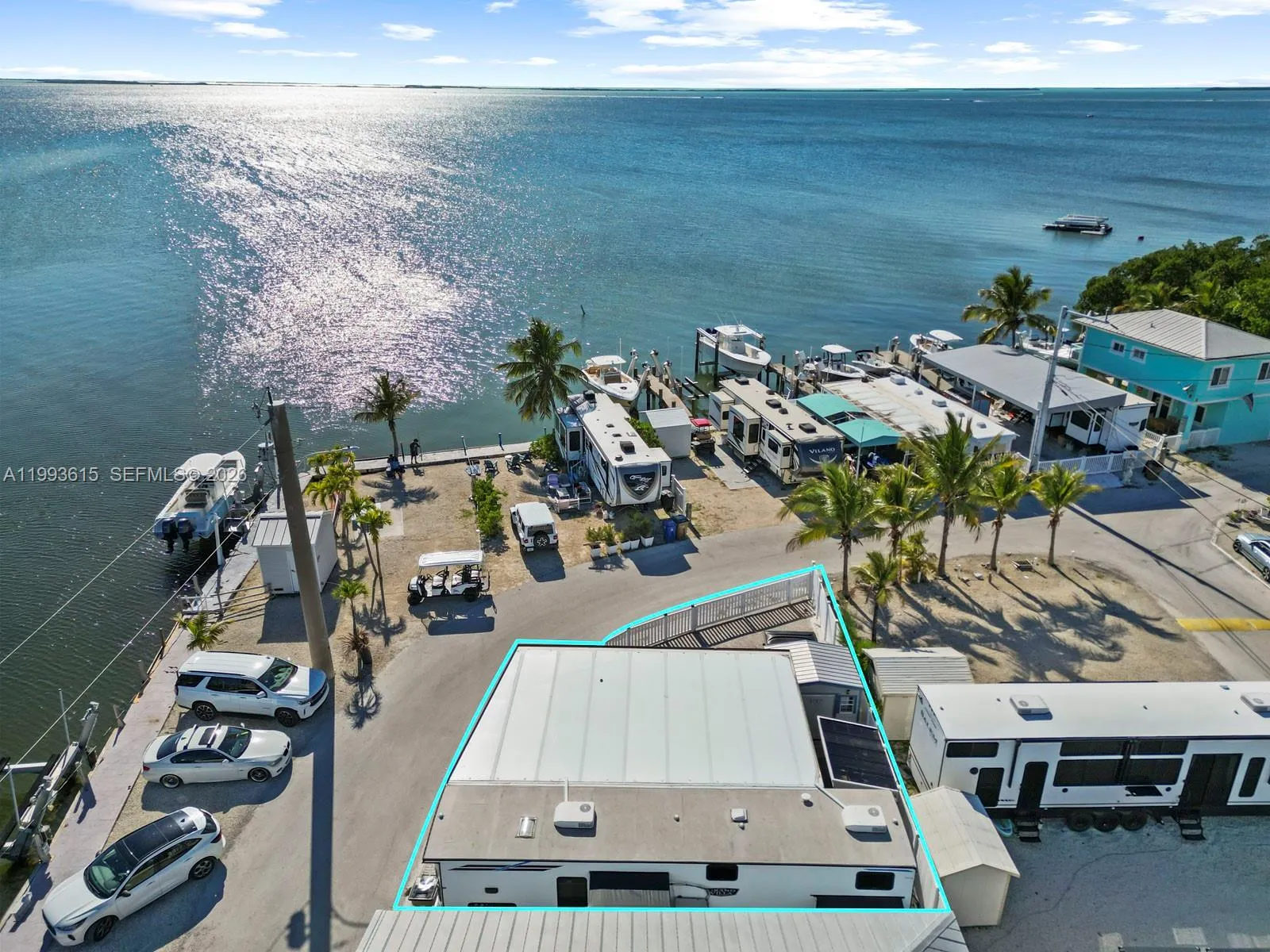 1 bedroom 1 bath for sale at 325 Calusa ST 321, Key Largo FL 33037