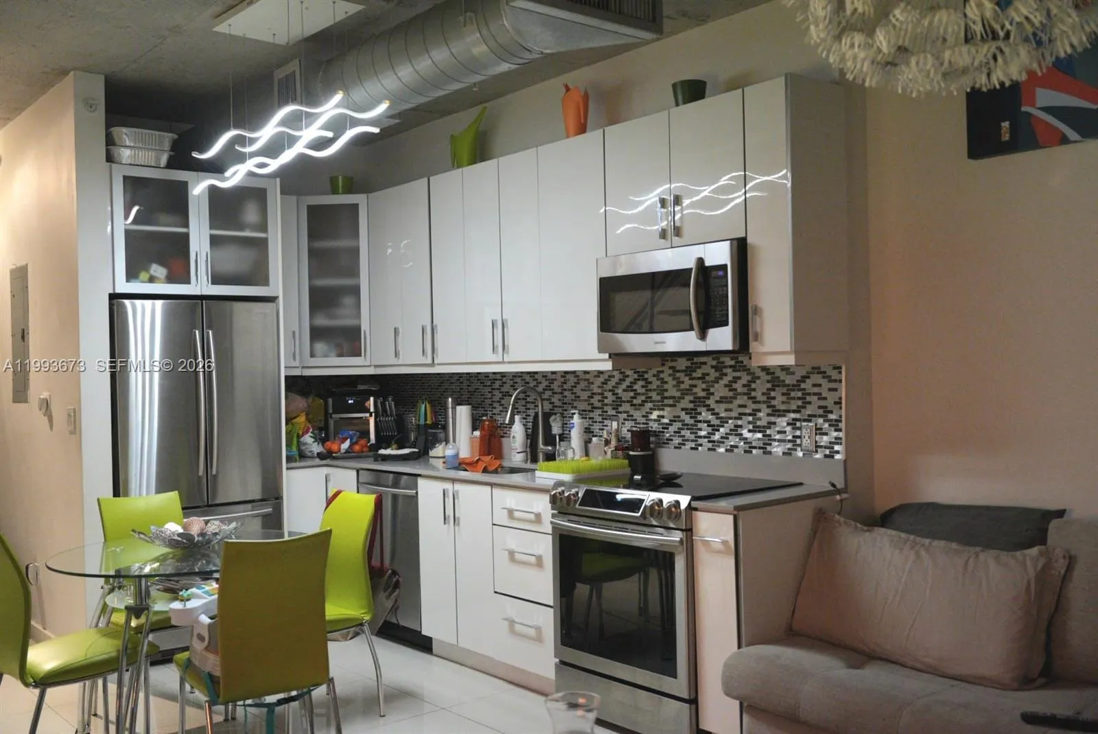 690 SW 1 CT # 1722, Miami FL 33130