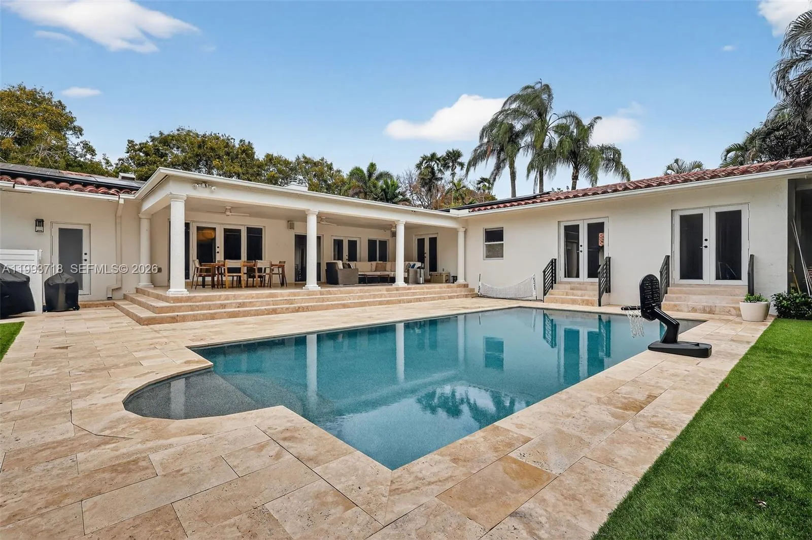 3258 Riviera Dr, Coral Gables FL 33134