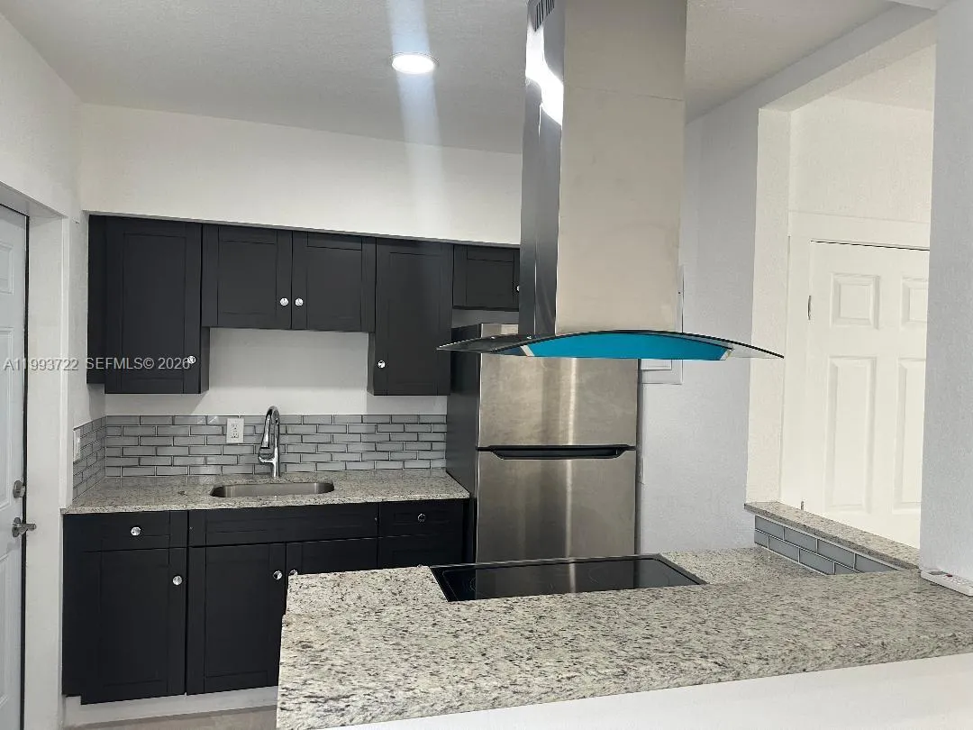 7115 Rue Granville # D, Miami Beach FL 33141