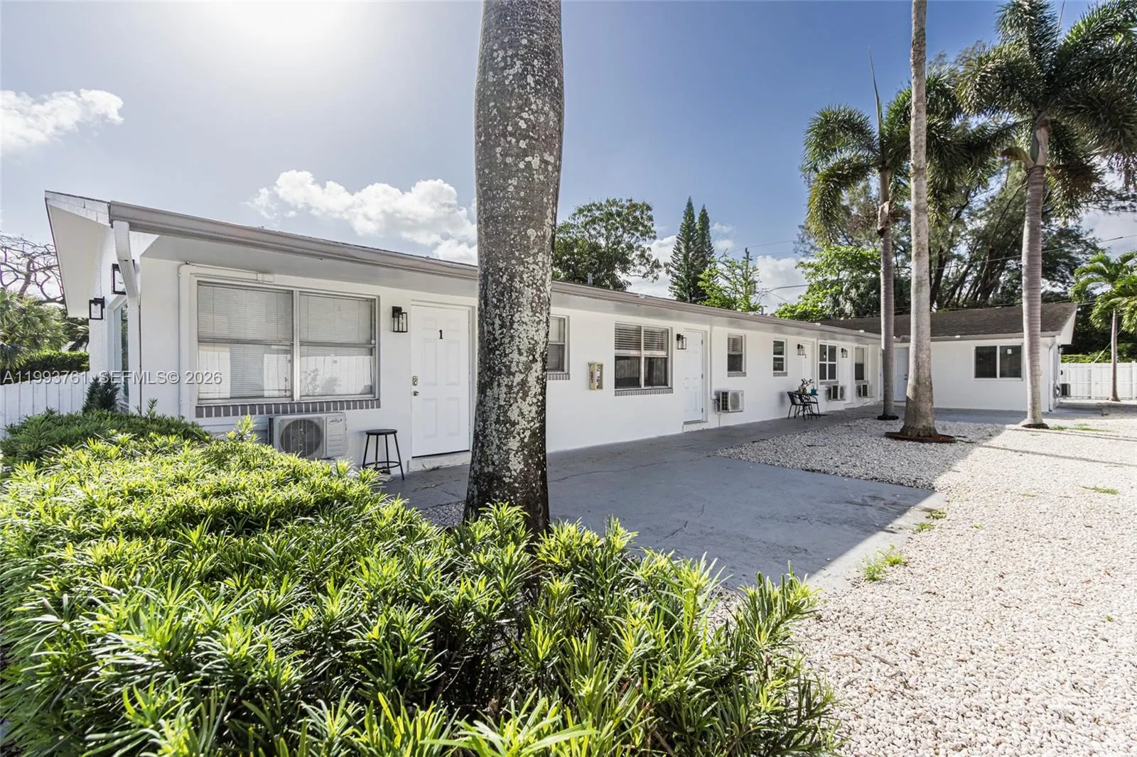 1 bedroom 1 bath for rent at 55 SW 13th St # 2, Dania Beach FL 33004