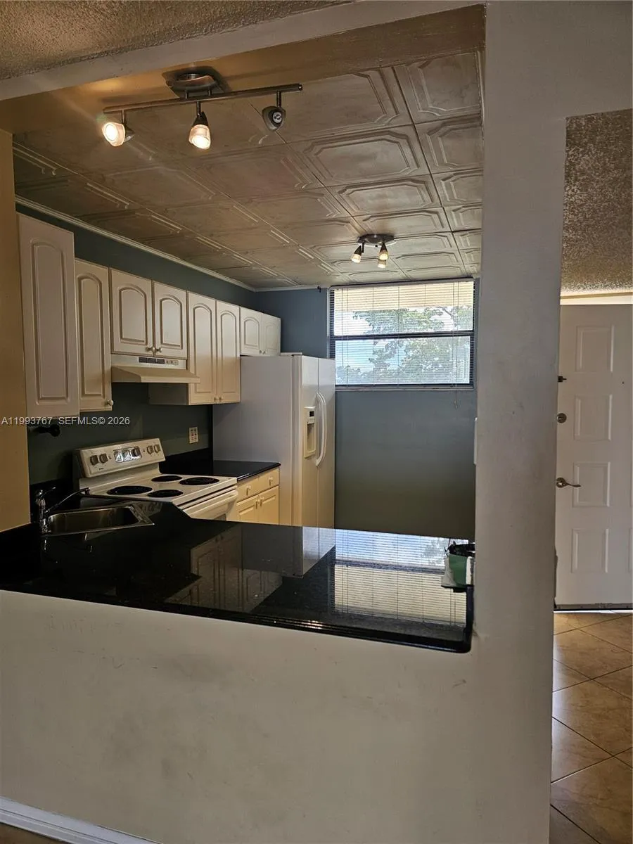 114 Lake Emerald Dr # 409, Oakland Park FL 33309