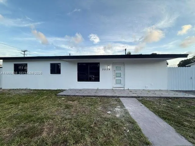 5 bedroom 3 bath for sale at 3224 NW 181st St, Miami Gardens FL 33056