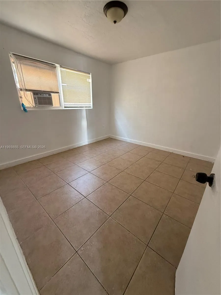 1306 NW 61st St # 5, Miami FL 33142