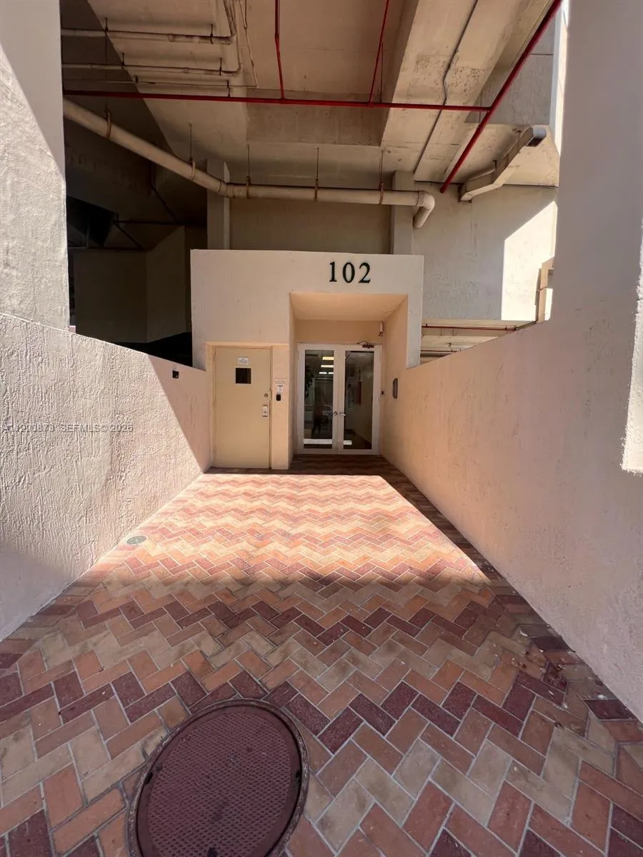 102 SW 6th ave # 508, Miami FL 33130