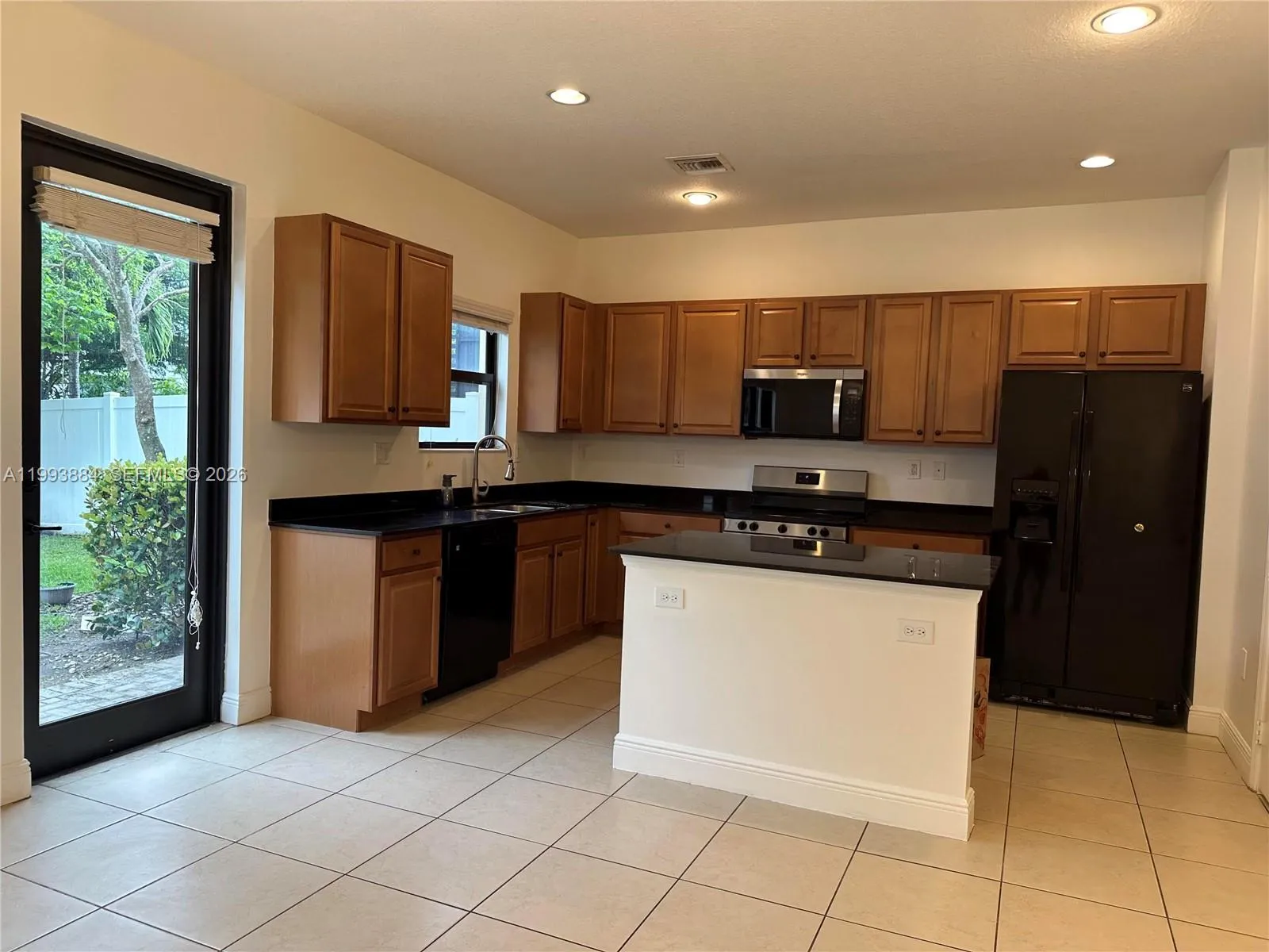 655 NE 193rd St # 0, Miami FL 33179