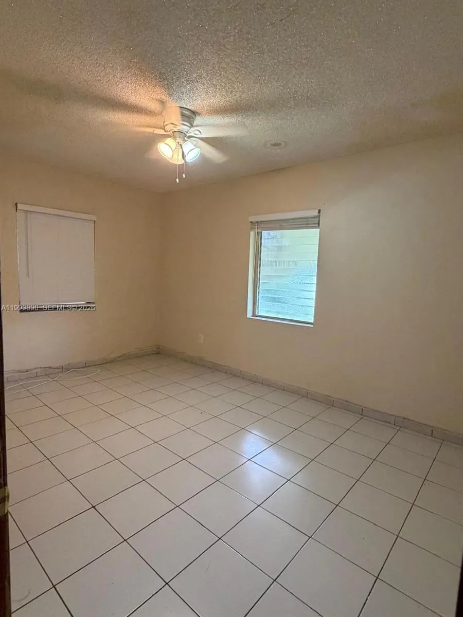 6371 SW 34th St, Miami FL 33155