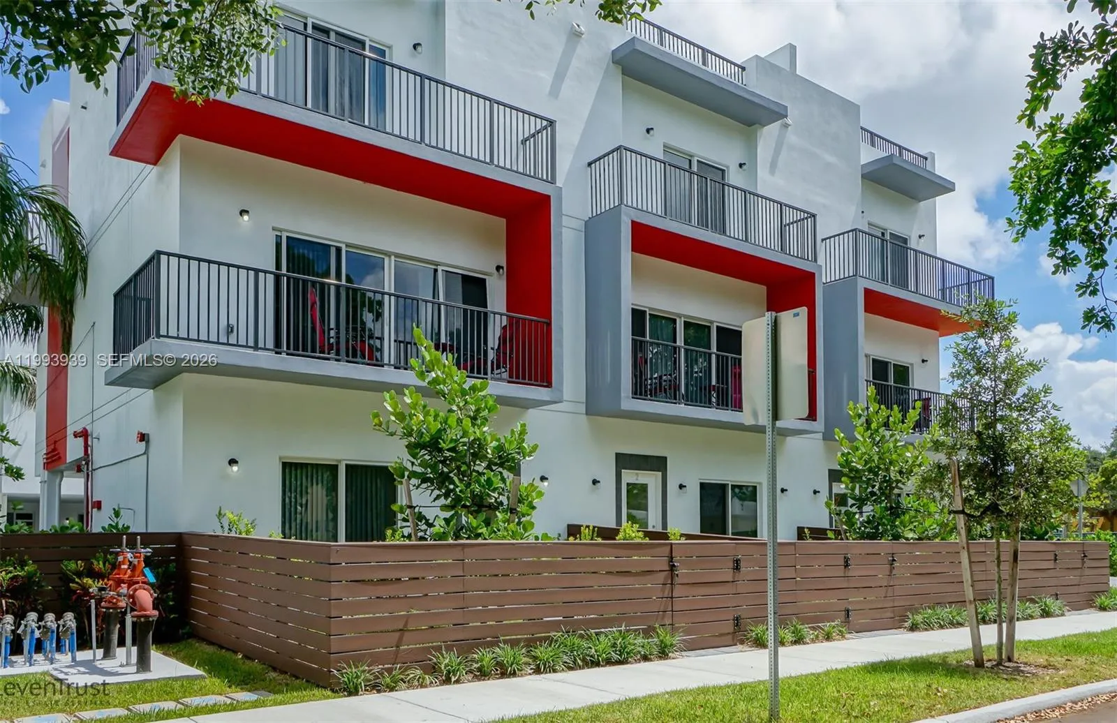 3 bedroom 3 bath for rent at 1813 Madison St # 2, Hollywood FL 33020