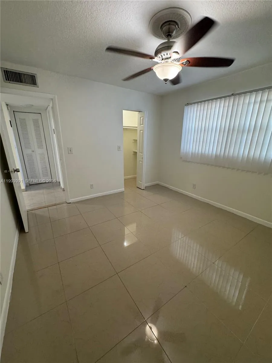 30 SE 4th Ave # 116, Hallandale Beach FL 33009