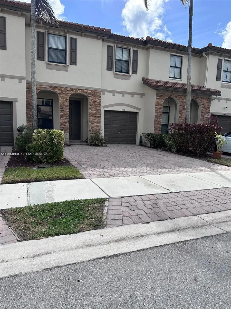 3 bedroom 2 bath for rent at 11440 SW 239th Ln, Homestead FL 33032