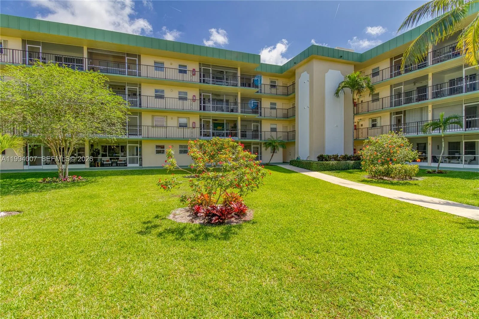 804 SE 7th St # 107, Deerfield Beach FL 33441