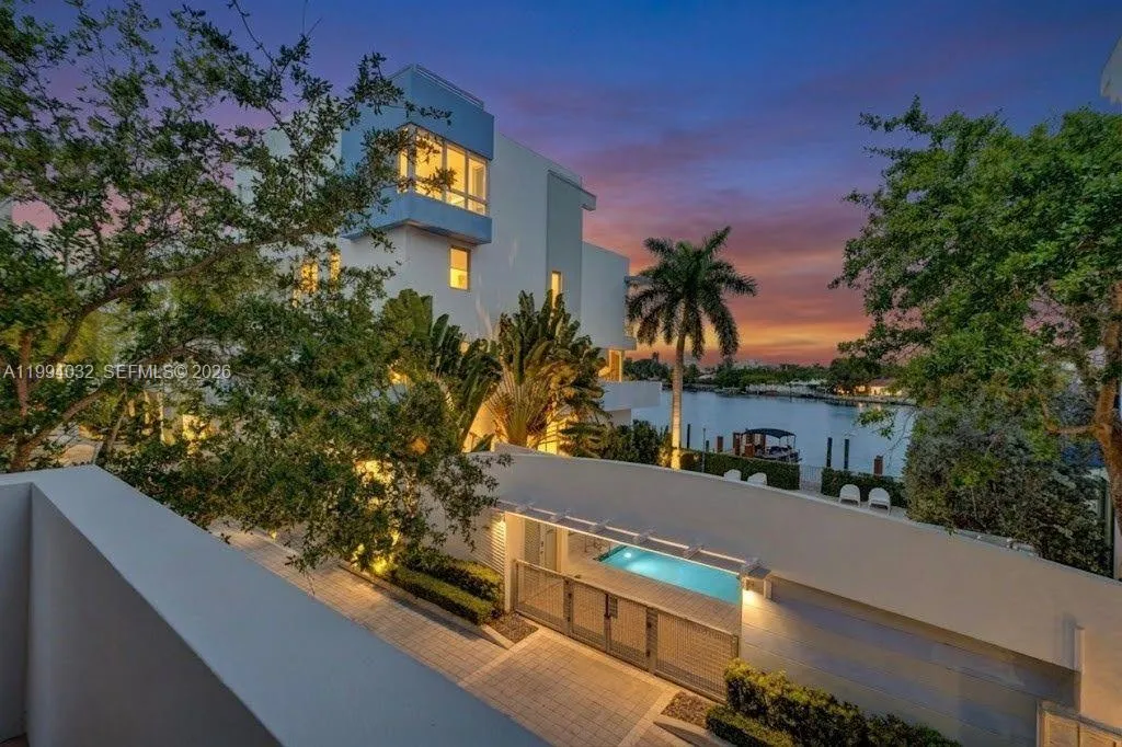 163 N Shore Dr # 6, Miami Beach FL 33141