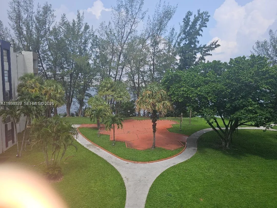 10000 NW 80th Ct # 2415, Hialeah Gardens FL 33016