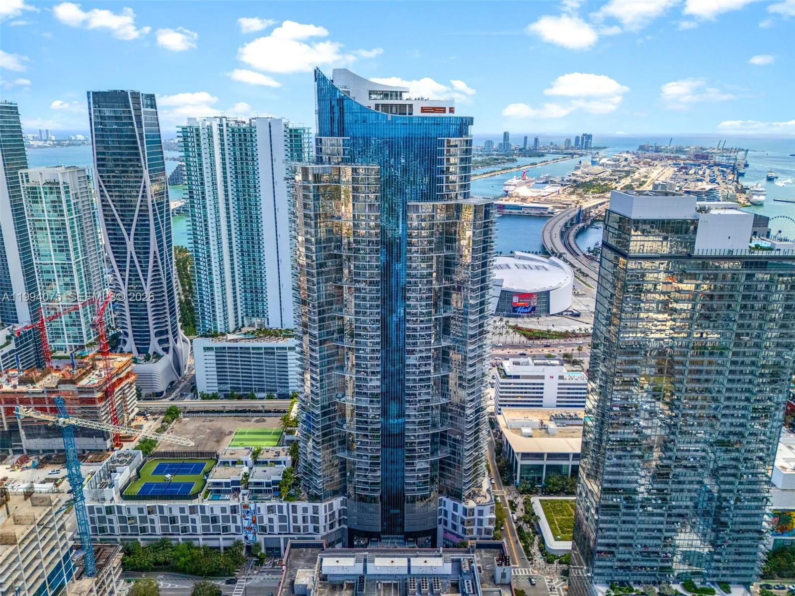 2 bedroom 2 bath for rent at 851 NE 1st Ave # 1205, Miami FL 33132