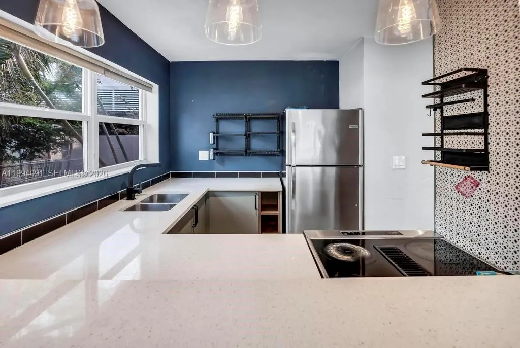 517 S 19th Ave, Hollywood FL 33020