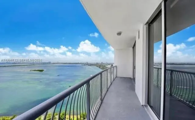 1 bedroom 1 bath for rent at 1750 N Bayshore Dr # 4003, Miami FL 33132