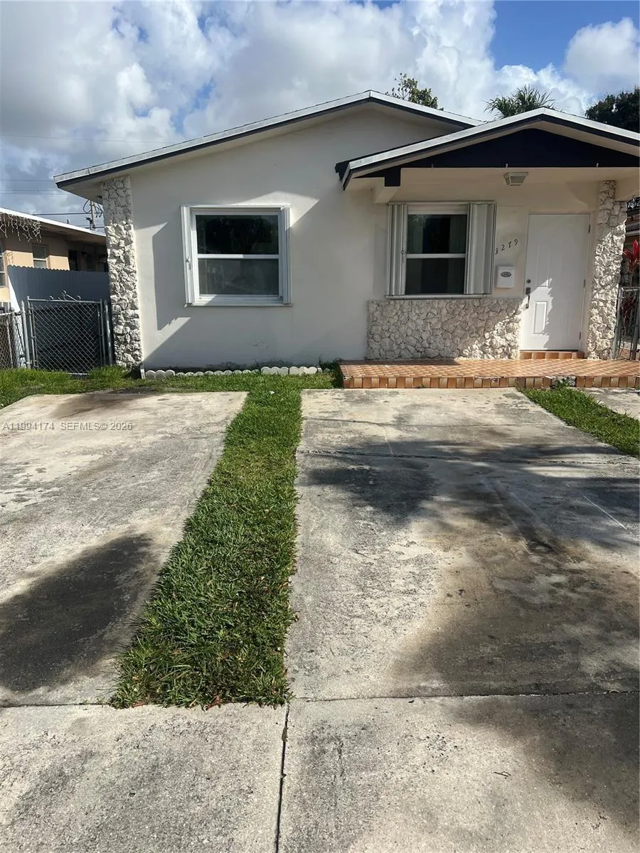 2 bedroom 1 bath for rent at 3279 SW 25th Ter # 3279, Miami FL 33133