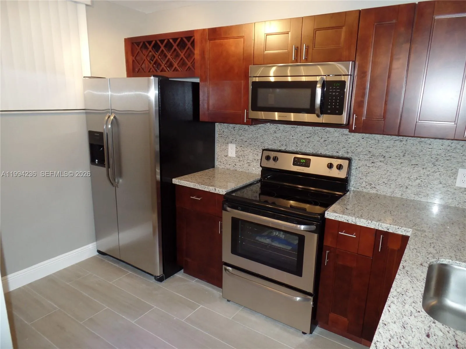 109 Lake Emerald Dr # 108, Oakland Park FL 33309