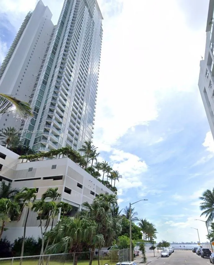 1 bedroom 1 bath for rent at 500 NE 29th St # 907, Miami FL 33137