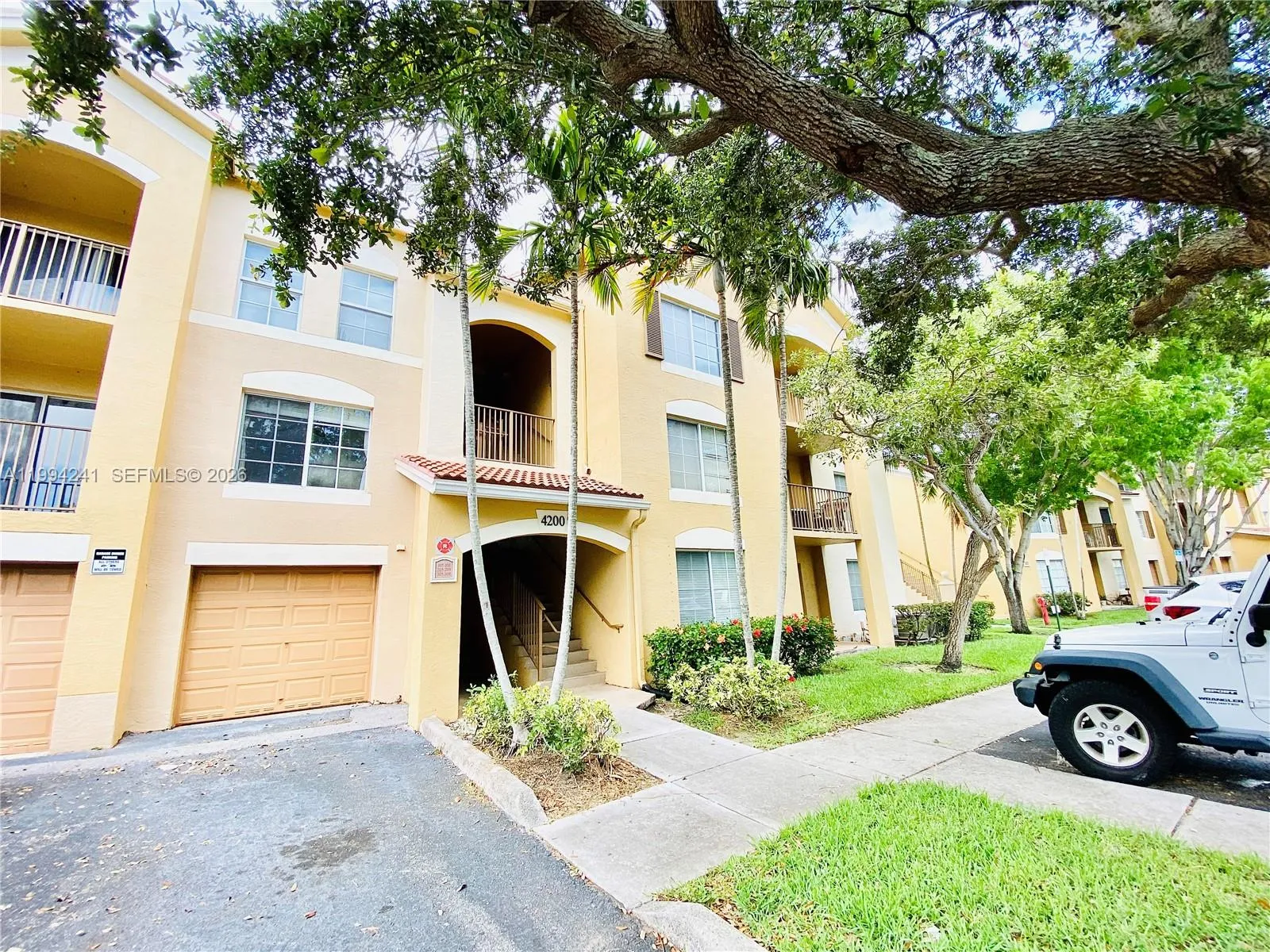 1 bedroom 1 bath for rent at 4200 San Marino Blvd # 205, West Palm Beach FL 33409