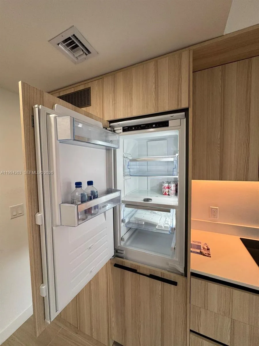 1 bedroom 1 bath for rent at 225 N MIAMI AVE # 302, Miami FL 33128