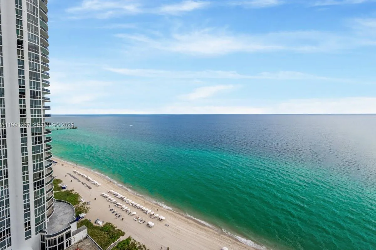 3 bedroom 3 bath for rent at 15811 Collins Ave # 2002, Sunny Isles Beach FL 33160