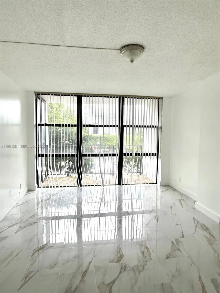 800 Parkview Dr # 217, Hallandale Beach FL 33009