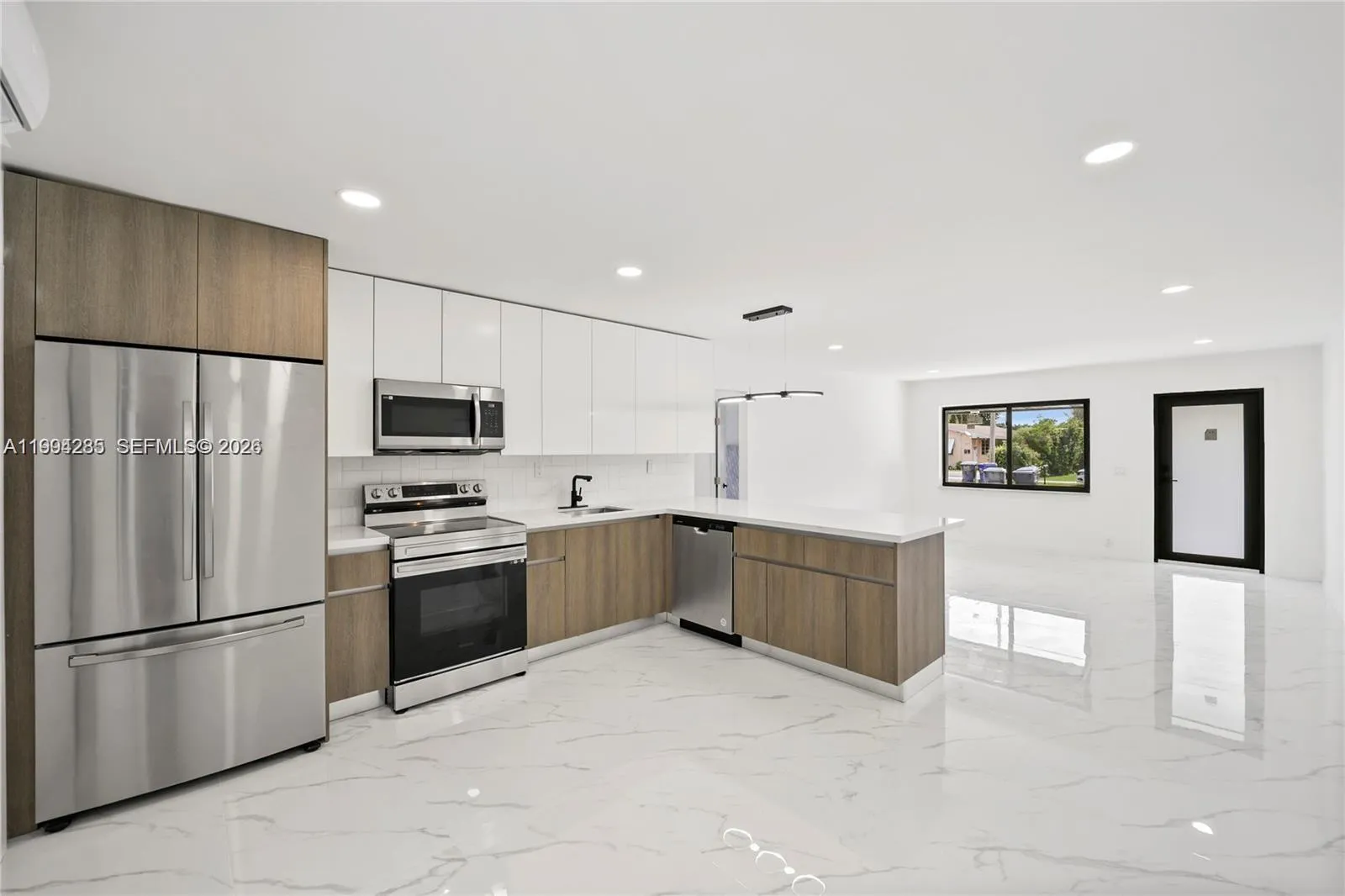 3 bedroom 2 bath for sale at 5635 Pierce St, Hollywood FL 33021