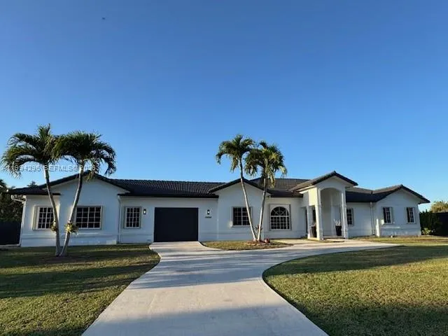 5 bedroom 3 bath for sale at 17911 SW 228th St, Miami FL 33170