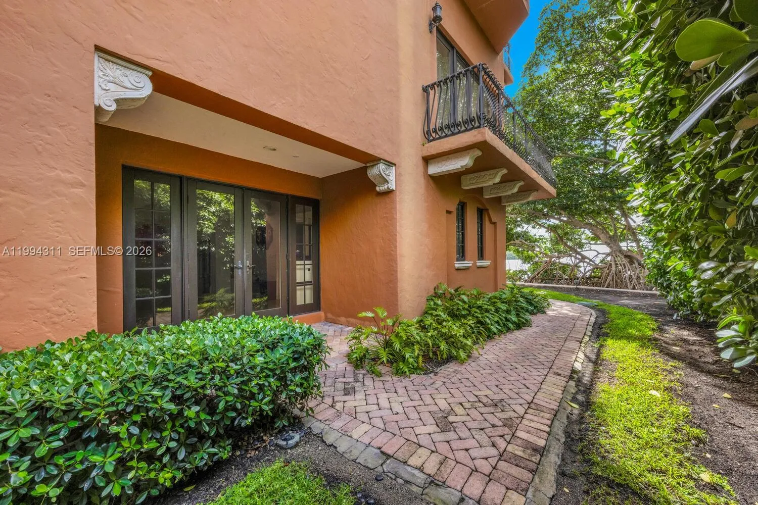 3471 Main Hwy # 619, Miami FL 33133