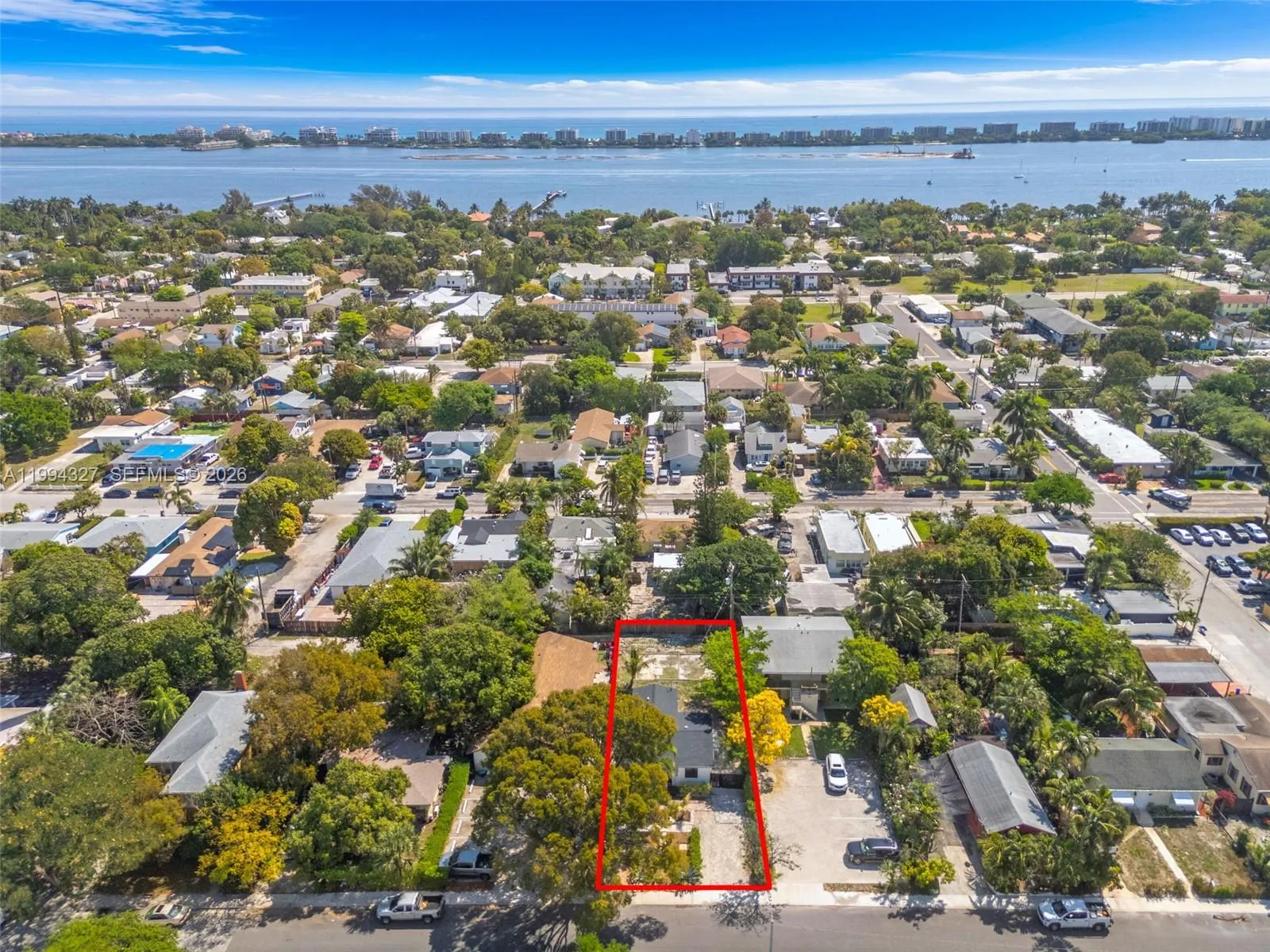 2 bedroom 1 bath for sale at 914 S L St, Lake Worth FL 33460