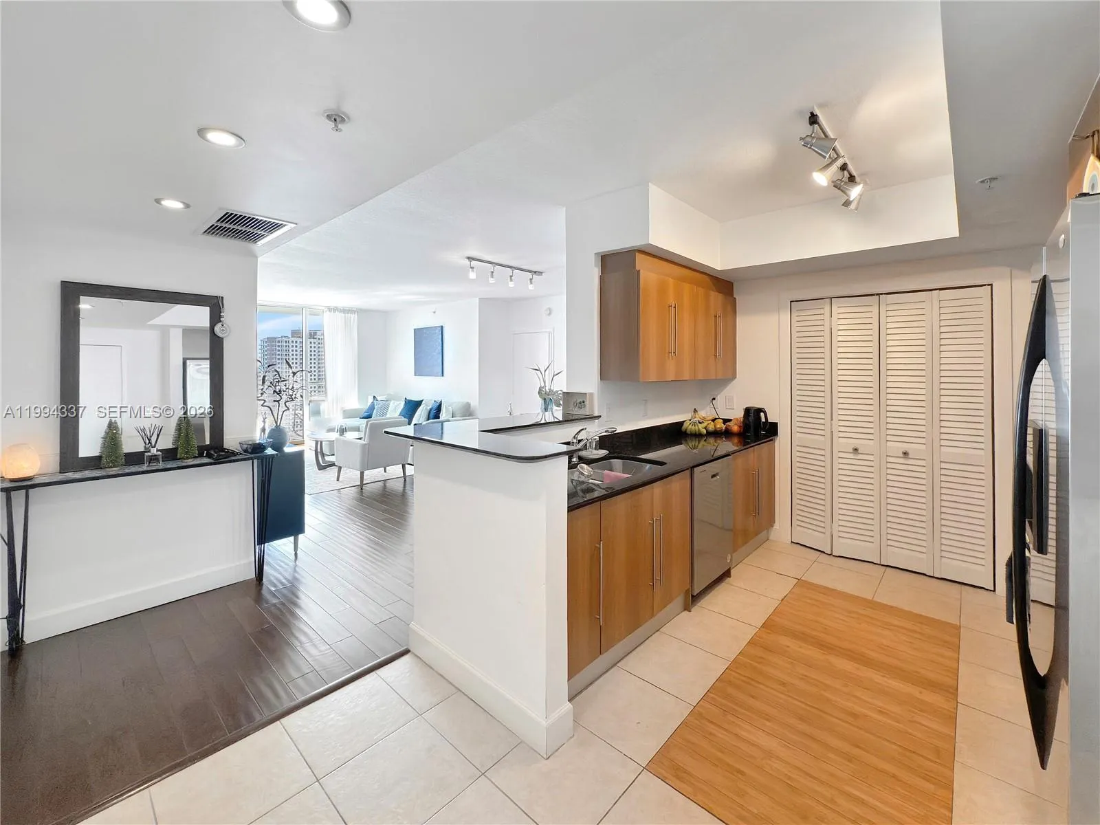 335 S Biscayne Blvd # 2905, Miami FL 33131