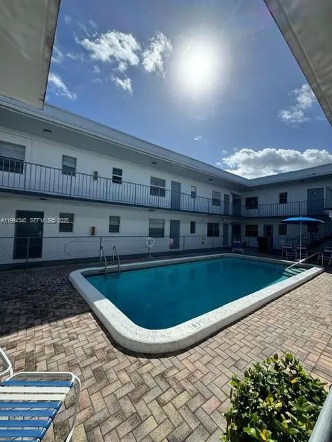 30 SE 4th Ave # 109, Hallandale Beach FL 33009