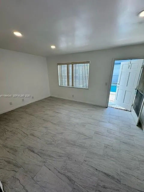 30 SE 4th Ave # 109, Hallandale Beach FL 33009