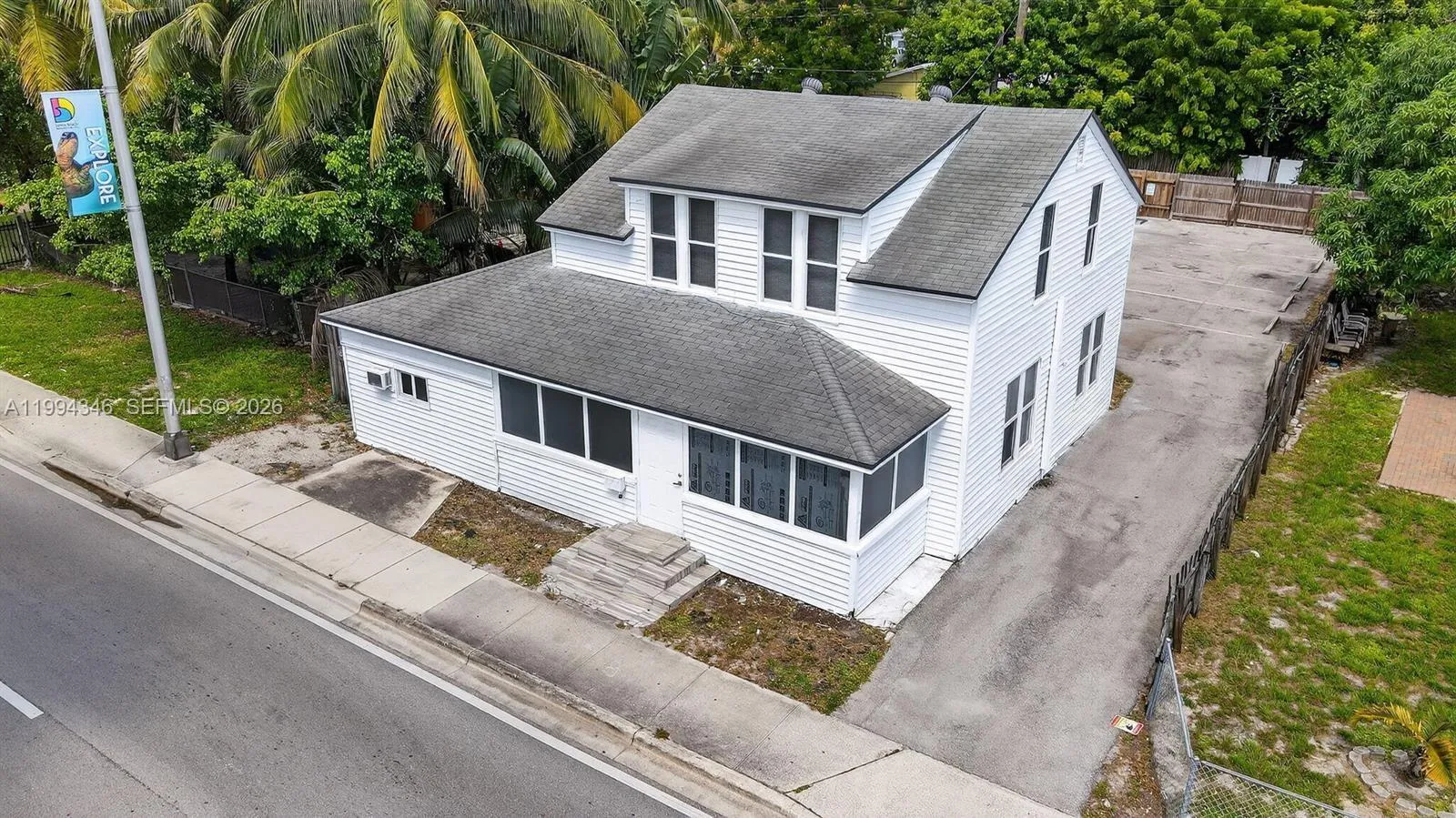 6 bedroom 2 bath for rent at 220 SW 16th St, Dania Beach FL 33004