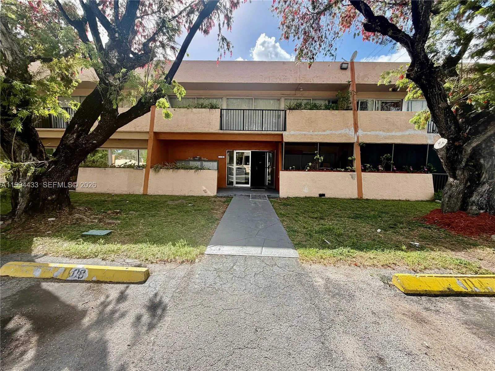 488 NE 18th Ave # 103, Homestead FL 33033