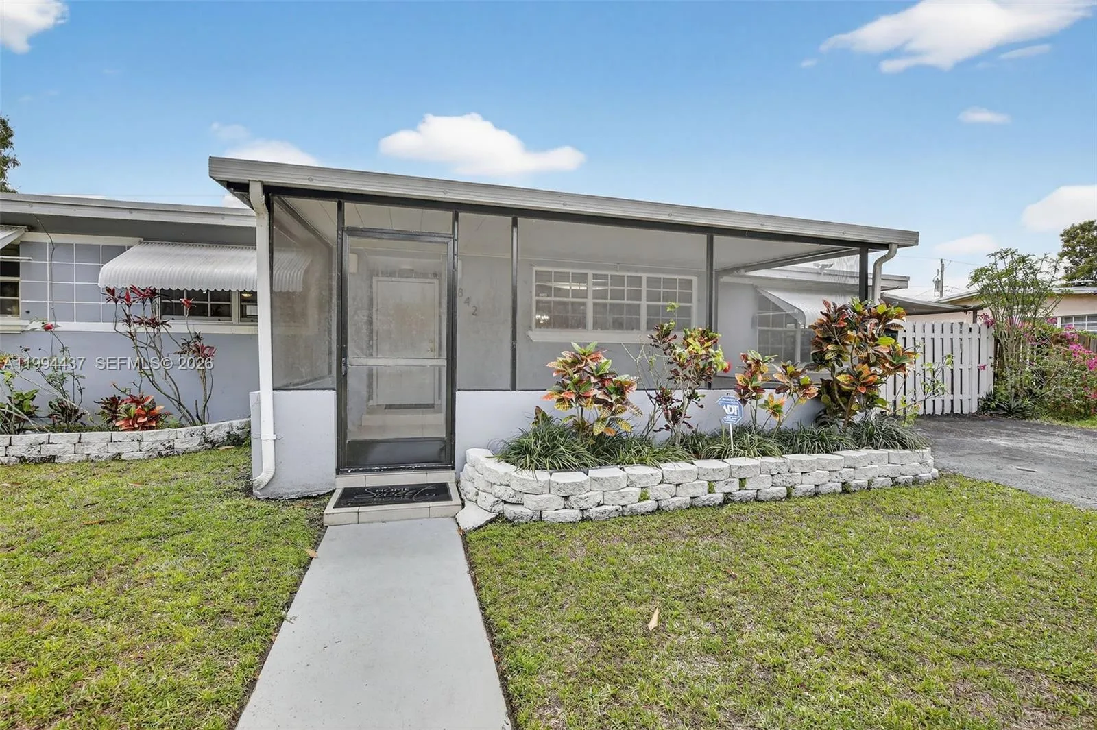 6842 NW 15th St, Plantation FL 33313