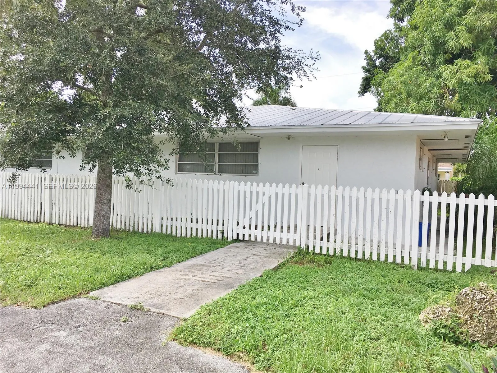 5831 SW 62nd St, Miami FL 33143