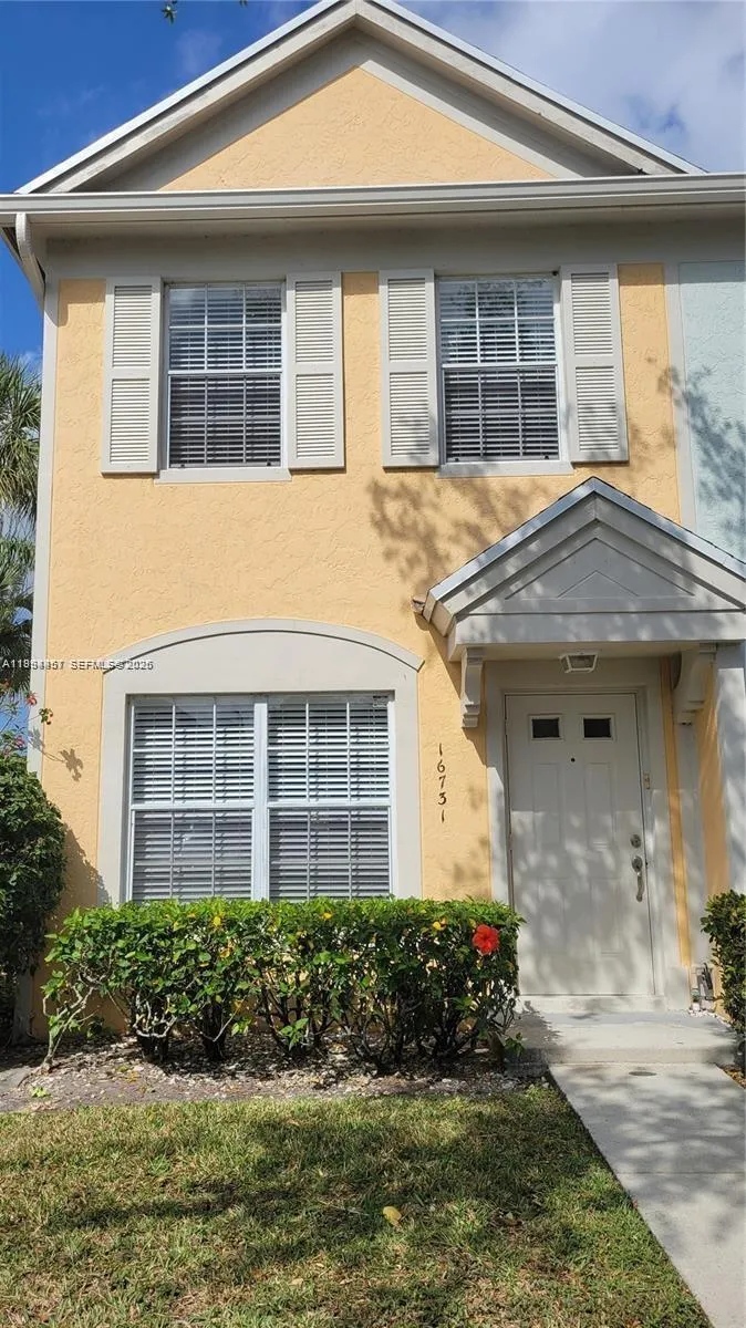 2 bedroom 2 bath for sale at 16731 Hemingway Dr, Weston FL 33326