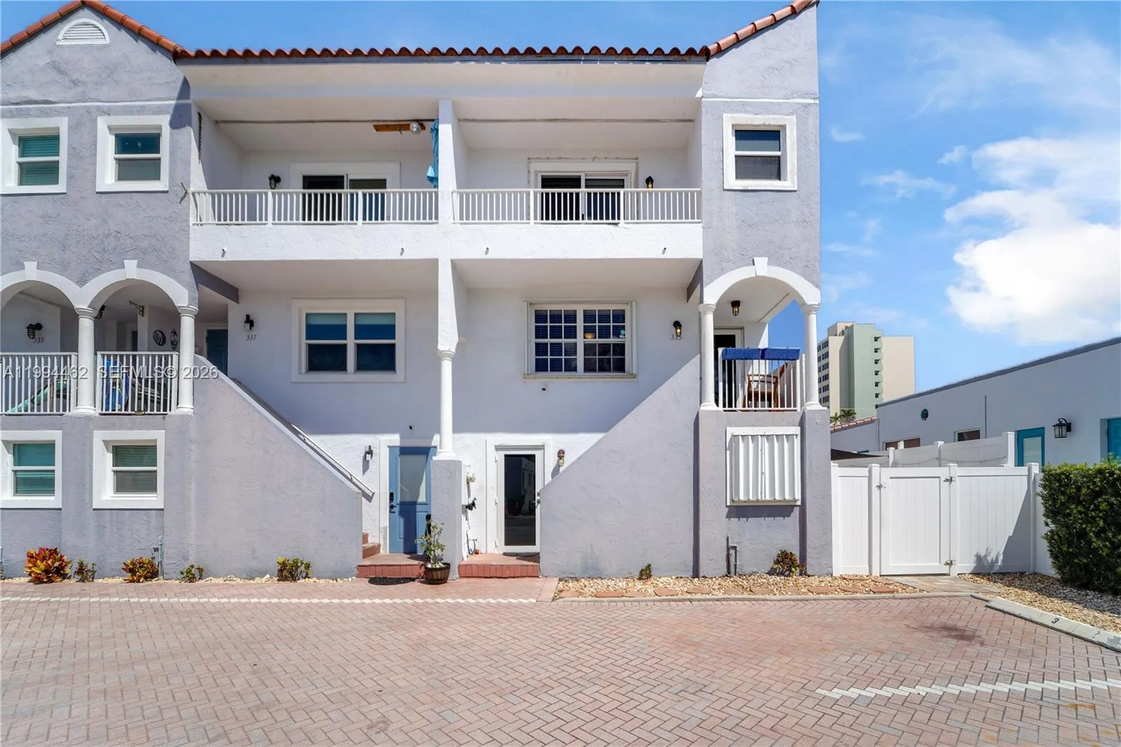 335 Virginia St, Hollywood FL 33019