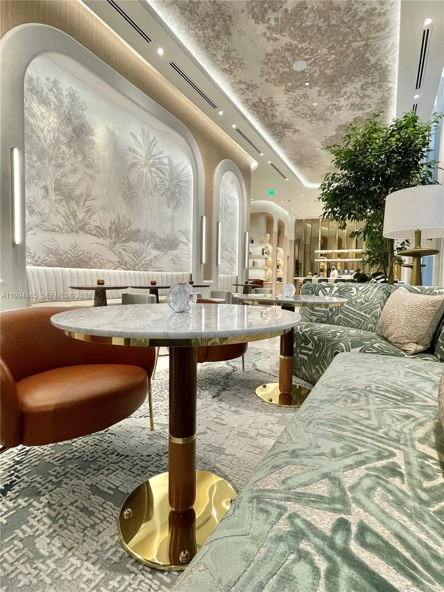 77 SE 5th # 1213, Miami FL 33131