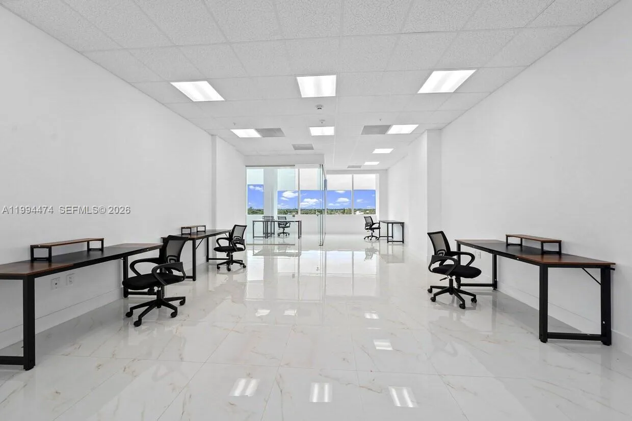 20200 W Dixie Hwy 809 Hwy, Miami FL 33180