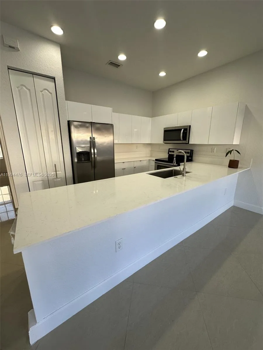 14623 SW 7th St # 12, Pembroke Pines FL 33027