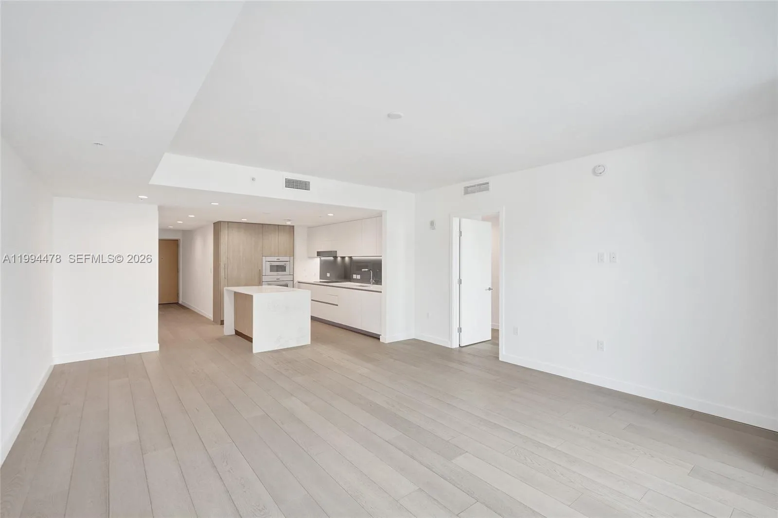 9221 E Bay Harbor Dr # 210, Bay Harbor Islands FL 33154