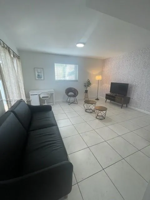 328 NW 12th Ave # 9, Miami FL 33128
