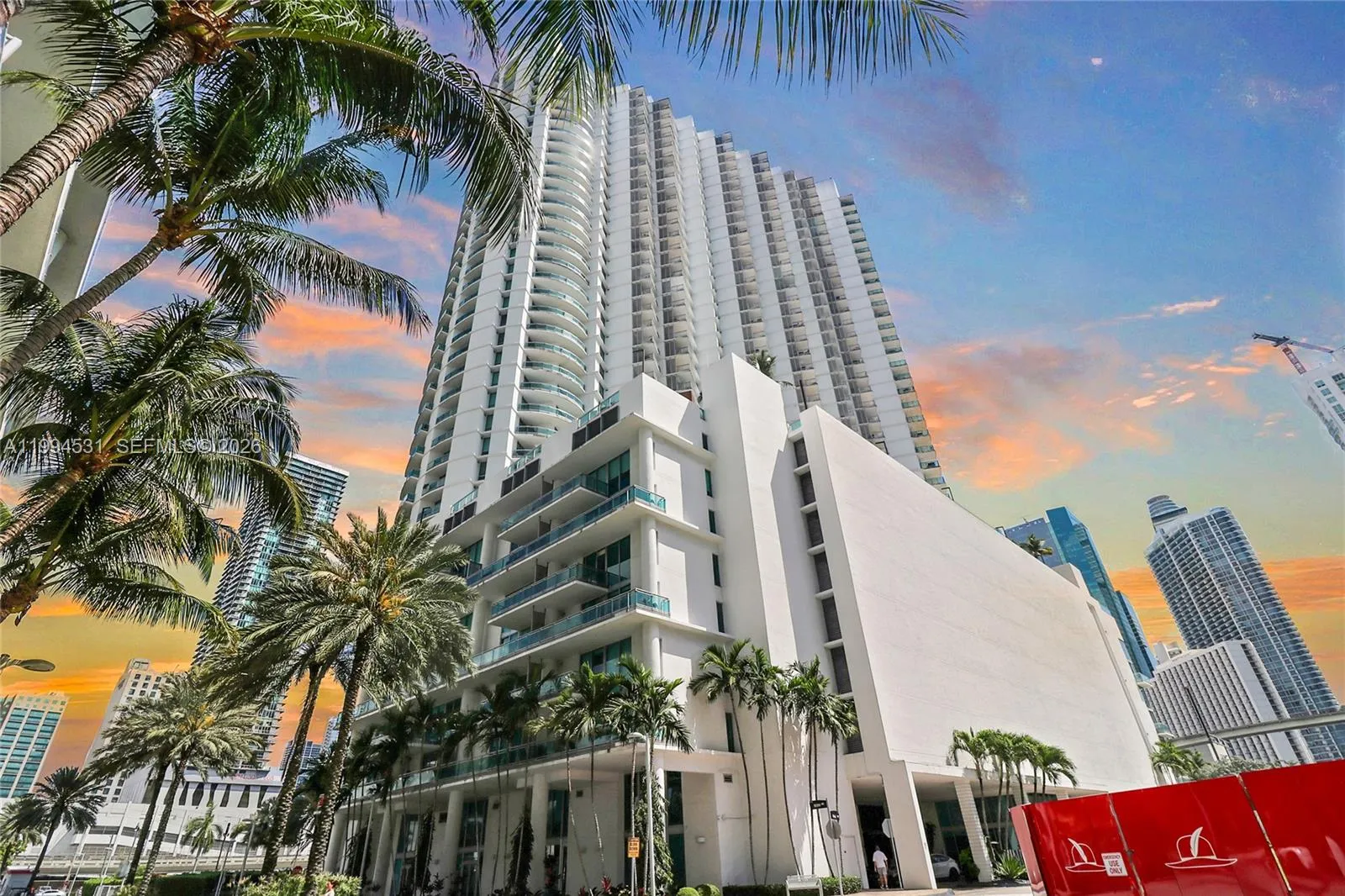 1 bedroom 1 bath for sale at 350 S Miami Ave # 4110, Miami FL 33130