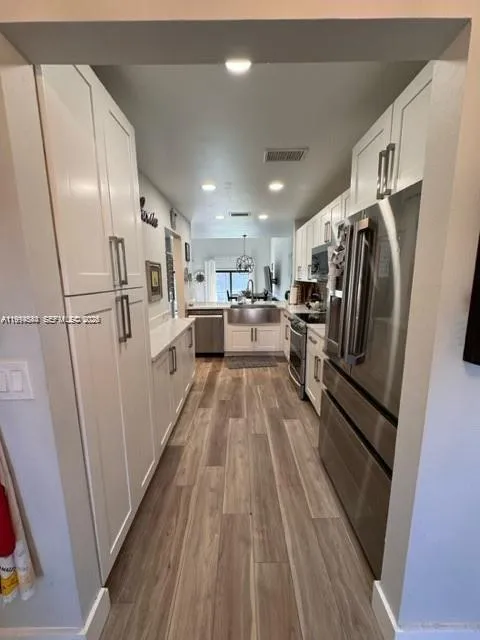 4183 SW 87th Ter, Davie FL 33328