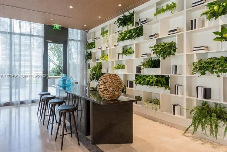 55 SW 9th St # 1001, Miami FL 33130